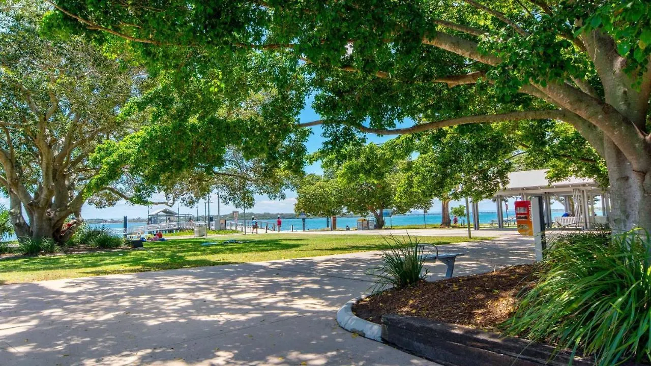 Ground Floor, Air Condtioned Apartment! Bongaree